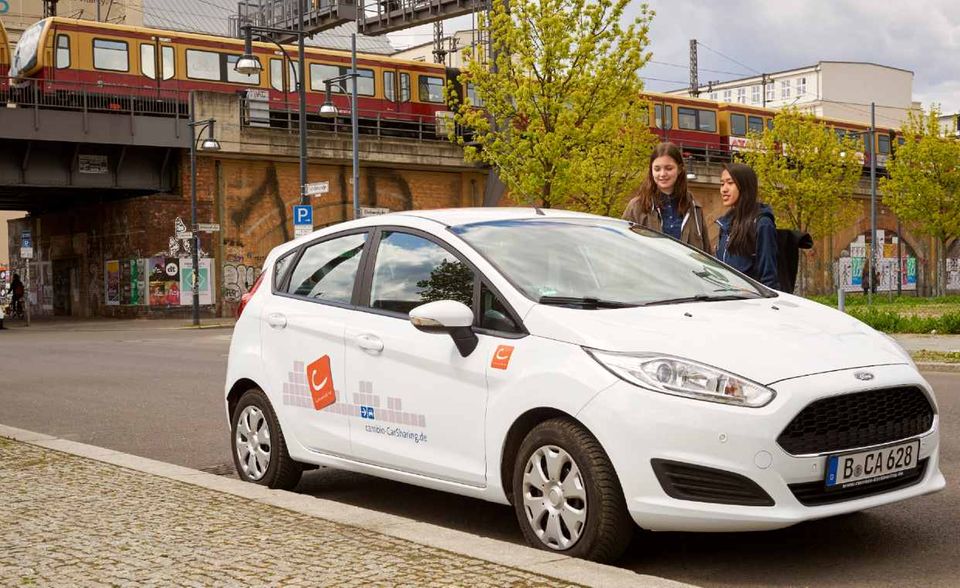 Der Bundesverband Carsharing führt Cambio auf Platz zwei der größten Anbieter in Deutschland. Die Firma stellt in Deutschland über 84.000 Kunden mehr als 1700 eigene Fahrzeuge zur Verfügung. Cambio ist nach eigenen Angaben in 28 deutschen und 49 belgischen Städten vertreten. Das Unternehmen entstand im Jahr 2000 als Zusammenschluss der Carsharing-Unternehmen Stadtteil-Auto Aachen, Stadt-Auto Bremen und Statt-Auto Köln.