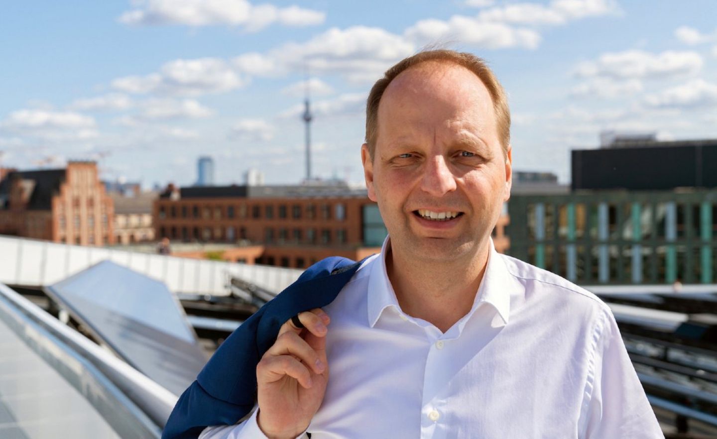 Thomas Heilmann ist CDU-Bundestagsabgeordneter. Gemeinsam mit seiner Kollegin Nadine Schön hat der Buch "Neustaat" geschrieben, das im Finanzbuch Verlag erschienen ist
