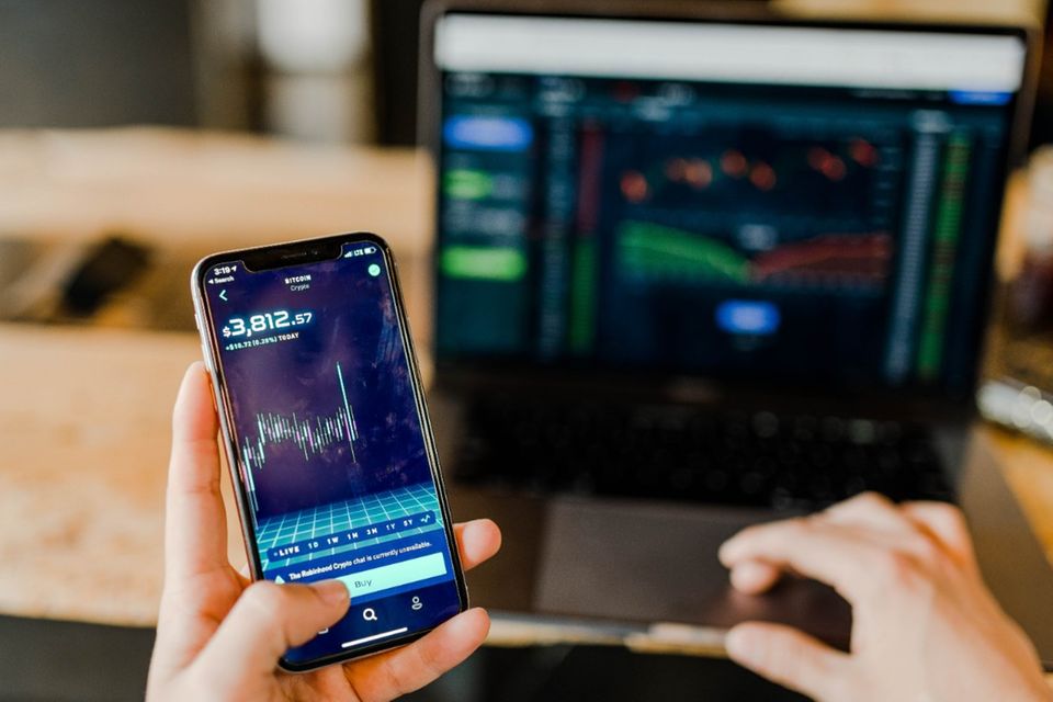 Der Bitcoin-Kurs schwankt stark, ist Libra eine Alternative?