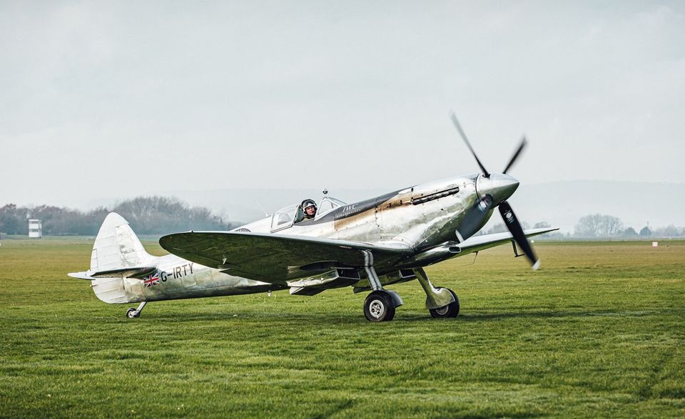 Die Silver Spitfire, in der das tollkühne Duo monatelang unterwegs war, ist fast 80 Jahre alt und kam bereits im Battle of Britain zum Einsatz.