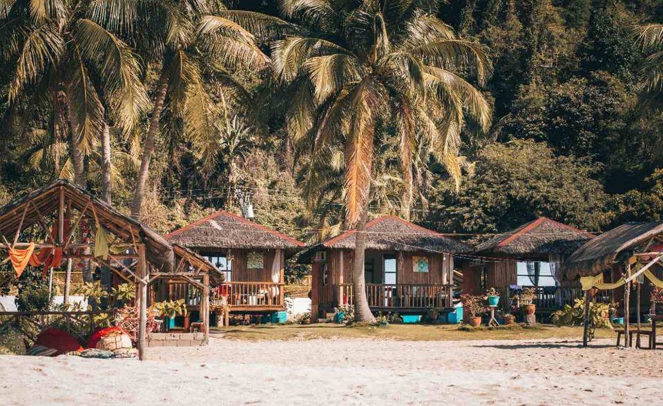 Die Philippinen liegen mit 1,4 Tonnen CO2 pro Kopf im unteren Feld der Statistik. Das dürfte sich in den nächsten Jahrzehnten ändern. Die Philippinen sind zwar noch ein weitgehend armes Land. Ihnen wurde aber 2005 vom Goldman-Sachs-Chefsvolkswirt Jim O'Neill das Potenzial für den Aufstieg zu einer der größten Volkswirtschaften der Welt bescheinigt, ähnlich wie er es zuvor für China oder Indien getan hatte. Die wirtschaftliche Entwicklung der Philippinen zeigt sich auch in der Energieindustrie. Deren CO2-Ausstoß ist laut dem EU-Bericht seit 1990 um 634 Prozent angewachsen. In Deutschland hat dieser Wert hingegen um 24 Prozent abgenommen.
