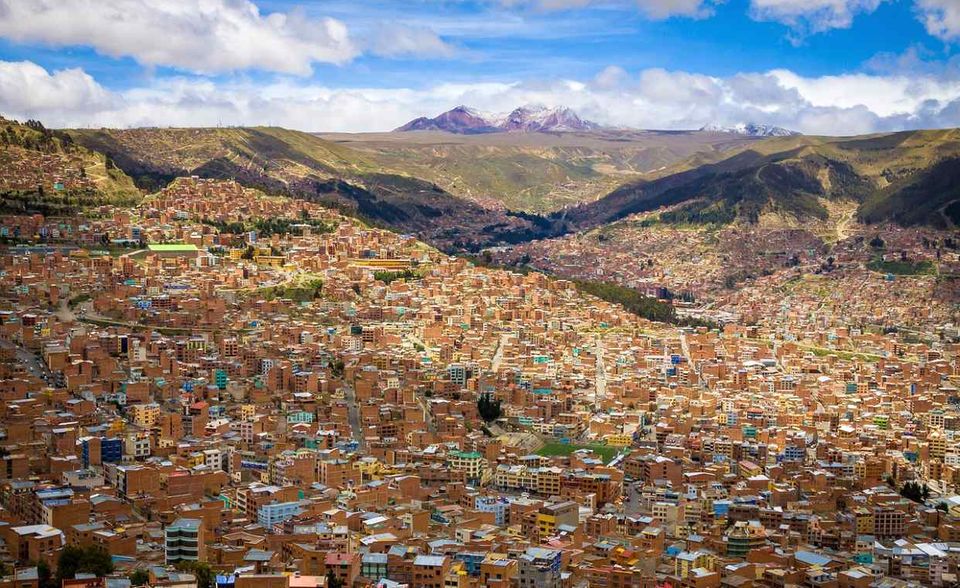 Ein Trend bestimmt die Auswahl der Bestenliste des „Lonely Planet“: nachhaltiges Wachstum. Die Experten wissen es zu schätzen, wenn eine Region beim Werben um Urlauber auf lokale Traditionen und Stärken setzt. La Paz ist hierbei laut dem Reiseführer ein Vorbild. Viele junge Gastronomen seien stolz auf die indigenen Wurzeln der bolivianischen Küche und brächten Besucher auf den Geschmack. Das führt den Angaben zufolge dazu, dass immer mehr Touristen den Regierungssitz Boliviens nicht nur als Drehkreuz benutzen, sondern hier vor der Weiterreise verweilen.