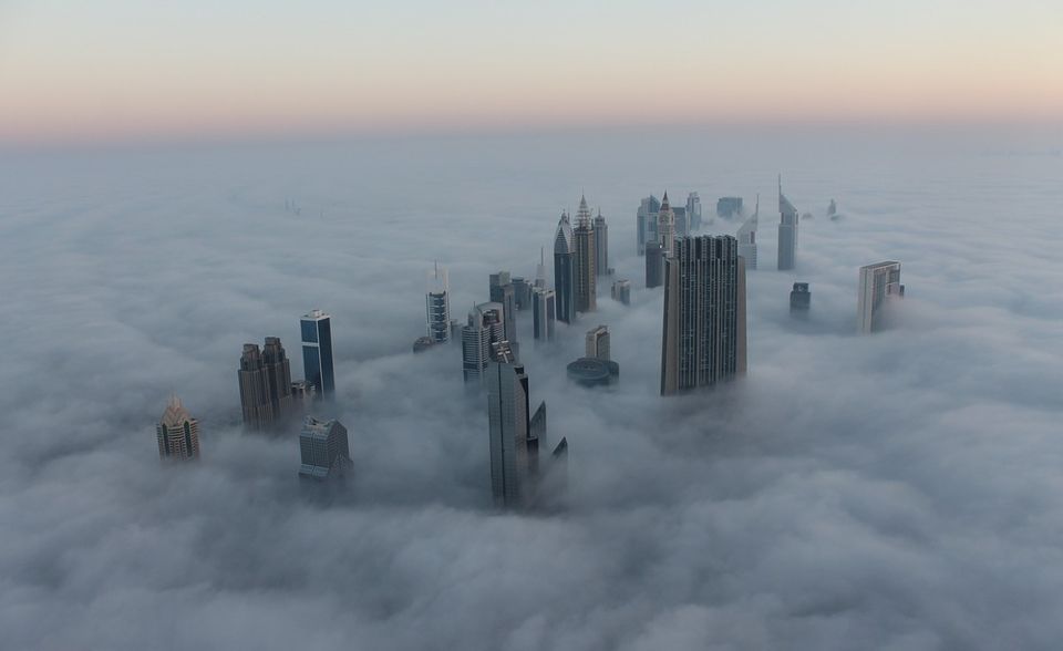 Dubai ist wahrlich kein Geheimtipp. Aber die Metropole der Vereinigten Arabischen Emirate richtet die Expo 2020 aus und hat es deshalb auf die Liste des „Lonely Planet“ geschafft. Die laut den Veranstaltern „größte Show der Welt“ ist die erste Weltausstellung in einem arabischen Land. Sie läuft vom 20. Oktober 2020 bis 3. April 2021 und steht unter dem Motto „Connecting Minds, Creating the Future“.