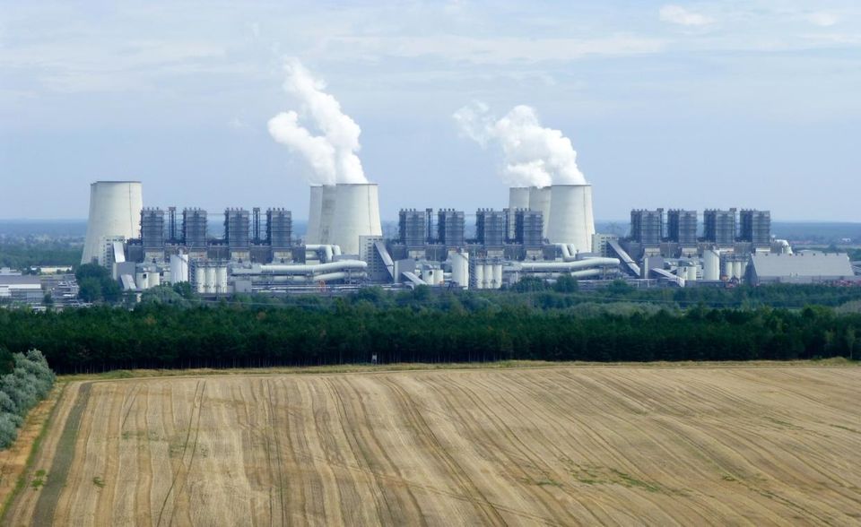 #4 Kraftwerk Jänschwalde Auch die Tage des Braunkohlekraftwerks Jänschwalde in Brandenburg sind gezählt: Ende 2028 soll der letzte Block stillgelegt werden. 2018 emittierte das Kraftwerk 22,8 Millionen Tonnen Kohlendioxid.