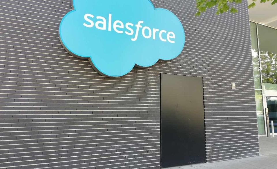 Salesforce liegt mit einem Marktwert von acht Mrd. US-Dollar zwar gerade mal auf Platz 70 der wertvollsten Marken. Beim Wachstum aber schaffte es der Cloud-basierte Softwareanbieter aus San Francisco mit einem Plus von 24 Prozent neben Amazon auf Platz zwei.