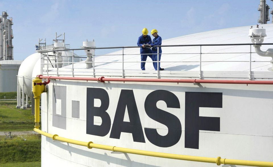 BASF steigerte den Börsenwert leicht von 63,5 auf 68,9 Mrd. Dollar. Damit ging es für den Chemiekonzern im globalen Ranking runter vom 145. auf den 176. Platz.