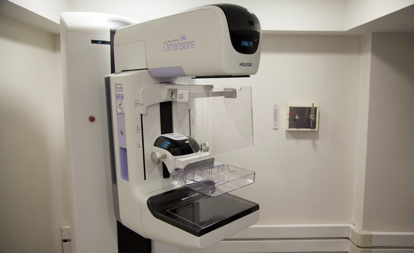 Mammographie-Gerät: Bringt KI tatsächlich Fortschritte bei der Brustkrebsfrüherkennung?