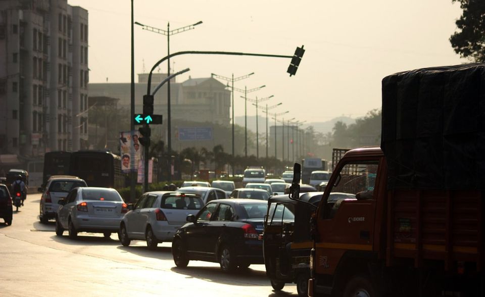 Wer die Wartezeiten im Verkehr von Mumbai mit Stricken überbrückt, hätte in 2019 52 Mützen stricken können. Rund 209 Stunden betrug die Stauzeit. Für die Autofahrer in der indischen Wirtschaftsmetropole heißt das, dass sie 65 Prozent länger in ihren Fahrzeugen saßen als bei freien Straßen. Am Freitagabend zwischen 19 und 20 Uhr verzögerte sich die Fahrtzeit sogar um ganze 119 Prozent.