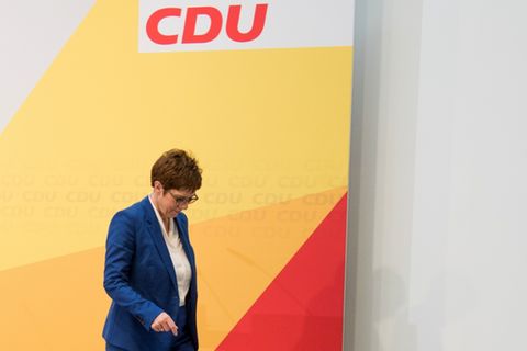 CDU-Chefin Annegret Kramp-Karrenbauer verzichtet auf die Kanzlerkandidatur. Auch ihre Tage als Parteivorsitzende sind damit gezählt