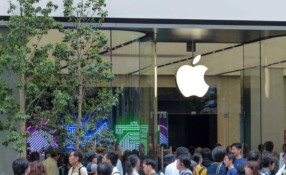Auch Apple schaffte 2019 den Sprung in den Club der AG-Billionäre. Der Börsenwert der iPhone-Mutterfirma stieg binnen eines Jahres laut EY von 748,5 Mrd. auf 1,3 Billionen Dollar. Damit konnte Apple zumindest den zweiten Platz halten und den ehemaligen Spitzenreiter Microsoft auf Rang drei durchreichen. Denn die neue Nummer eins kam quasi aus dem Nichts.