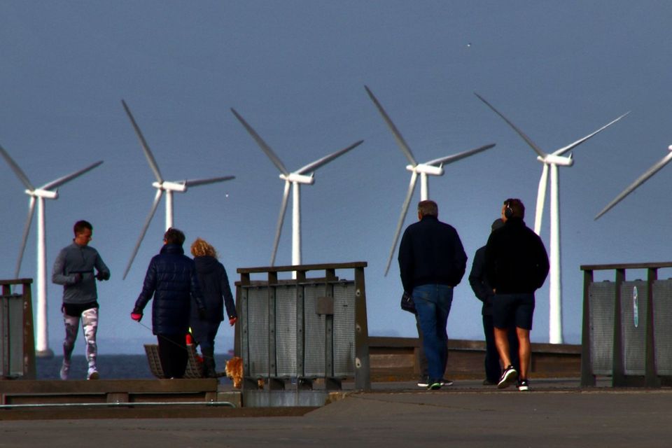 Die hohen Strompreise in Dänemark ergeben Sinn. Die Lebenshaltungskosten sind generell sehr hoch. Dasselbe gilt aber auch für die Löhne und die Kaufkraft der Skandinavier. Die Meisten dürften also einen Strompreis von 0,284 Euro/kWh gut verkraften. Anders sieht es da bei der Nummer eins in Europa aus.
