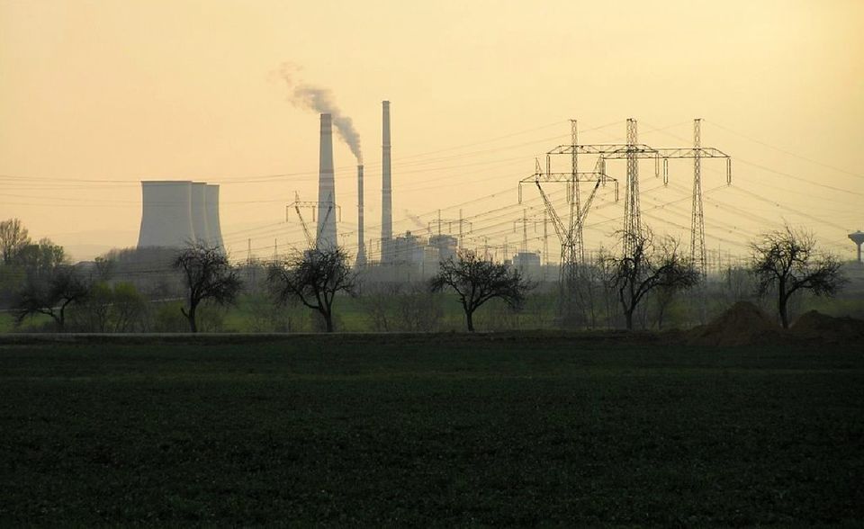 Die Slowakei hat im Vergleich zu anderen Spätstartern eher niedrige Ansprüche an seinen Energiemix. Der Anteil von 6,4 Prozent im Jahr 2004 soll bis 2020 auf 14,0 Prozent steigen. 2018 lag der Wert bei 11,9 Prozent. Damit gehört die Slowakei laut Eurostat zu den vier EU-Ländern, die damals noch am weitesten von ihrem Ziel entfernt waren. Denn etliche Staaten haben ihre Marken schon vorher erreicht. Das Foto zeigt das Kohlekraftwerk Vojany.