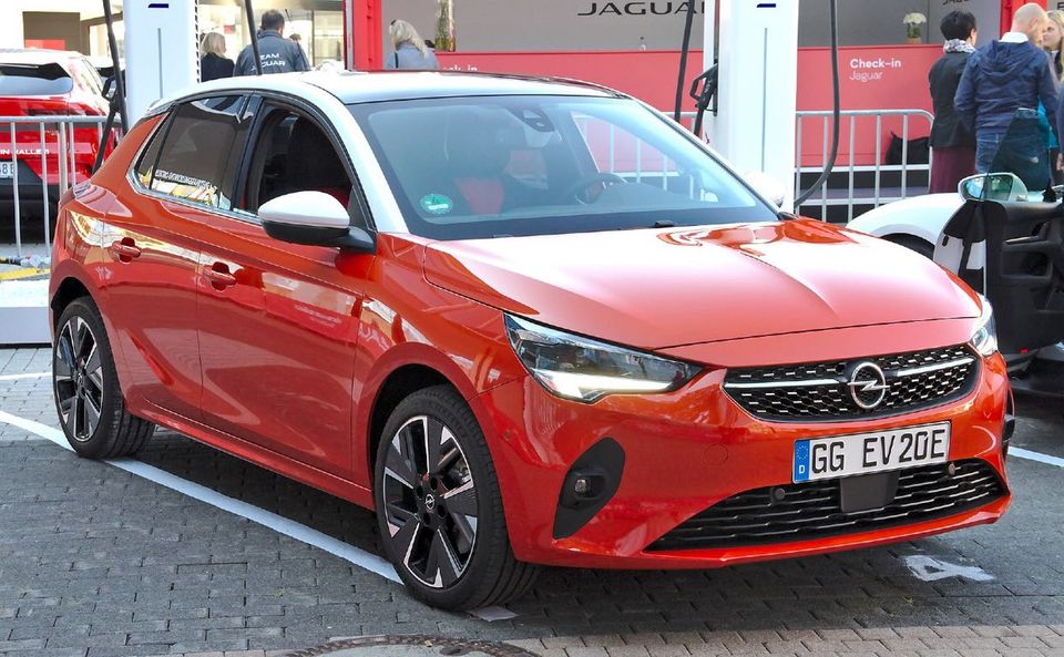 Die Traditionsmarke Opel, die einst zu General Motors gehörte und im August 2017 vom französischen Hersteller PSA übernommen wurde, setzte 2019 EU-weit knapp 814 000 Fahrzeuge um und belegt Rang sieben. Topseller ist das Modell Corsa, seit 2019 als Variante F am Markt, oder E mit Elektromotor.