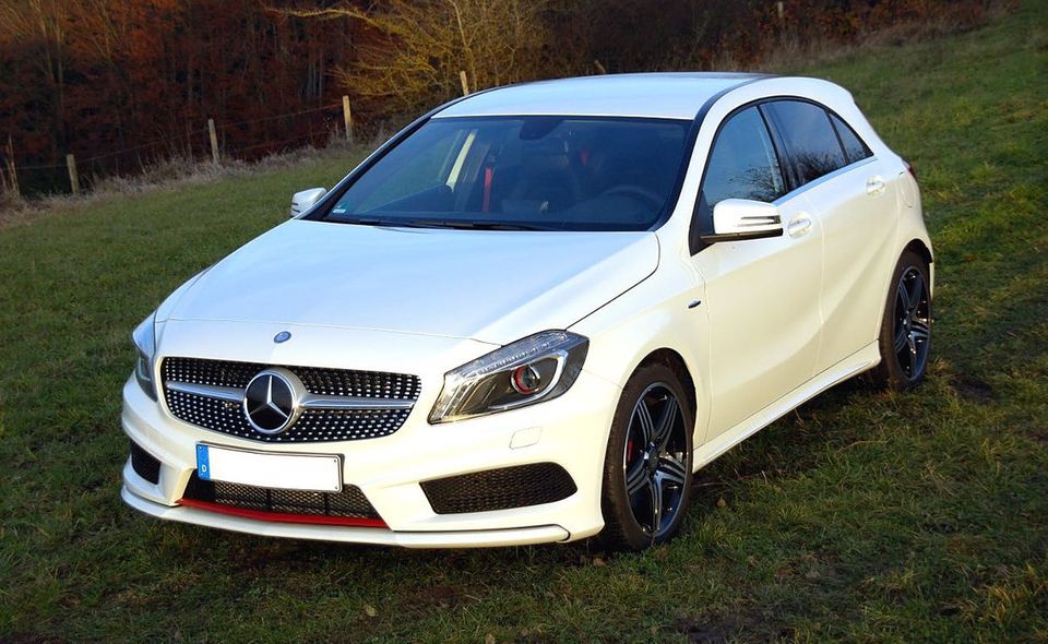 Der stolze Stern rangiert auf Platz fünf mit 912 000 verkauften Limousinen. Vor allem die Stuttgarter A-Klasse legte 2019 Jahr kräftig zu. Der sportliche Mercedes-Benz W 176 ist ein Modell, das der Kompaktklasse zugeordnet wird und auf dem Genfer Auto-Salon im März 2012 vorgestellt wurde; das Nachfolgemodell ist seit 2018 auf dem Markt.