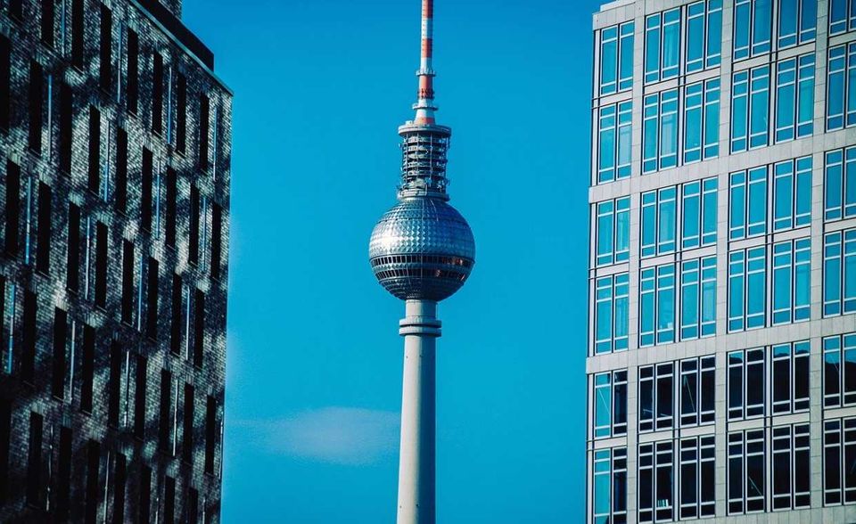 Berlin ist die Büro-Hauptstadt Deutschlands. Sie verzeichnete laut Cushman & Wakefield ein Plus von 17 Prozent und durchbrach damit die Millionenmarke. Die Jahresbilanz 2019 belief sich schließlich auf 1.016.900 Quadratmeter.