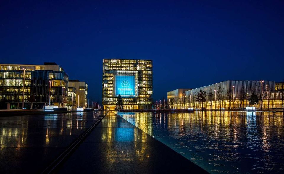 #8 Essen Essen konnte ein Plus bei der Nachfrage nach Büros verzeichnen. Der Umsatz kletterte um sechs Prozent auf 162.000 Quadratmeter. Die Zahlen zu Essen, Hannover und Leipzig hat Cushman & Wakefield mithilfe des Immobilien-Informationsdienstes Riwis erhoben. Die Daten zu den anderen Städten basierten auf eigenen Zahlen.