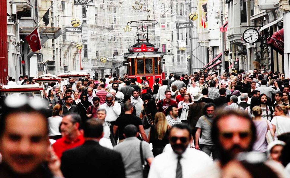 Die Türkei belegte mit 8,2 Stunden pro Woche Platz drei der OECD-Statistik.