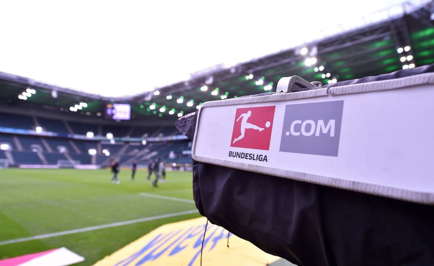 Die Corona-Krise trifft auch die Fußball-Bundesliga mit voller Wucht. Einige Vereine könnten noch in eine Schieflage geraten