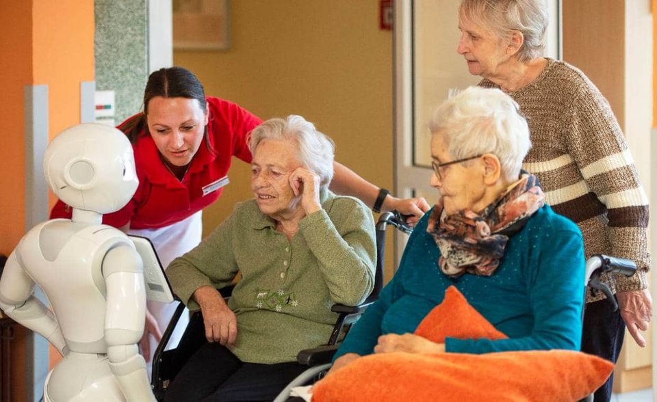 #2 Pflege Bei einfachen Fachkräften in Altenheimen fiel der Durchschnittsverdienst noch niedriger aus. Altenpfleger erhielten 2019 durchschnittlich 3116 Euro im Monat. Diese Leistungsgruppe stellte ebenfalls rund die Hälfte (52 Prozent) des gesamten Personals.
