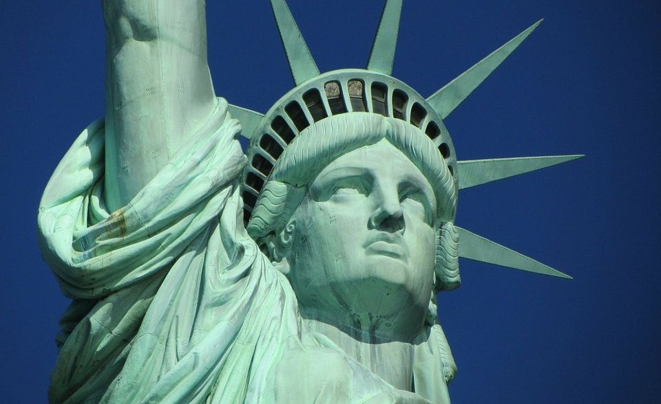 Hinter Frankreich und Spanien sind die USA das Land mit den meisten Besuchern. Besonders die Nachbarn aus Mexiko und Kanada schauen gerne vorbei. Am häufigsten besuchen Touristen mit Abstand die Metropole New York. Auf Platz zwei und drei liegen Miami und Las Vegas. Sechs Prozent des BIPs wird durch den Tourismus erwirtschaftet. 2020 wird diese Bilanz wohl anders aussehen.