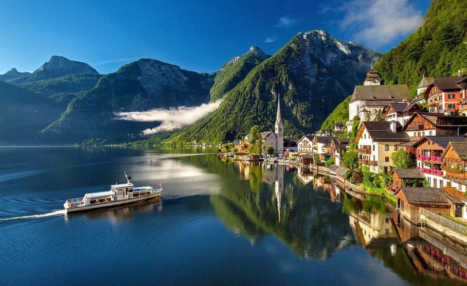 Das Land, das den dritthöchsten Anteil des BIPs durch Tourismus und Reisverkehr erwirtschaftet, ist Österreich. In der Alpenrepublik sind es rund 15,5 Prozent, die auf den Tourismus entfallen, das dürfte dieses Jahr zum Problem werden. Die österreichische Bundesregierung plädiert dafür, deutsche Touristen in den Sommermonaten ins Land zu lassen. 37 Prozent der Buchungen kommen von Deutschen.