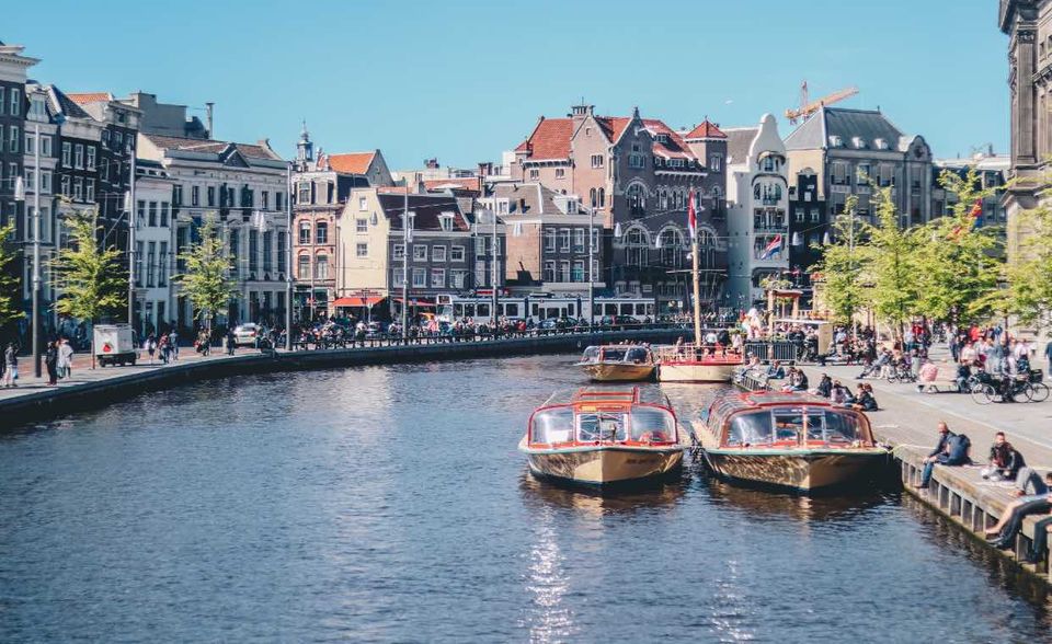 Die Niederlande kamen mit 239,5 Prozent auf Platz zwei. Deutschland blieb übrigens mit 93,3 Prozent weit unter dem OECD-Durchschnitt von 126,2 Prozent. Die Verschuldung der deutschen Haushalte verringerte sich im Vergleich zu 2010 um fünf Prozentpunkte.