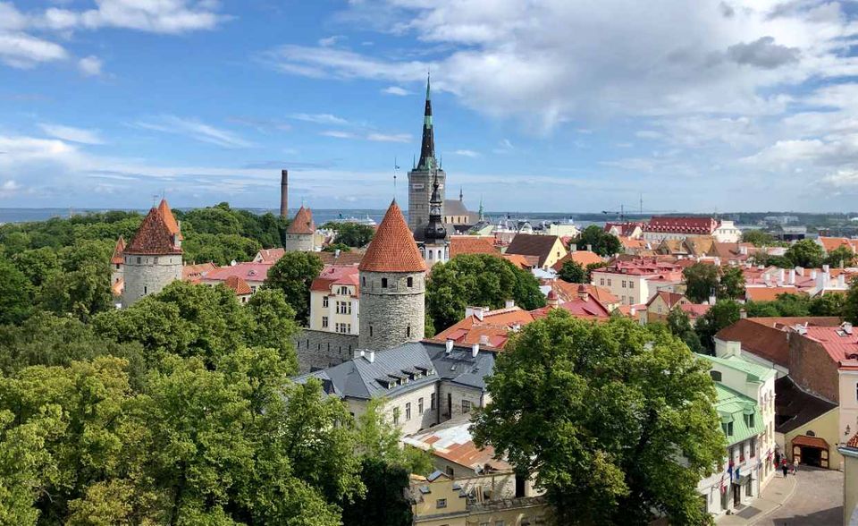 #4 Estland Estland kam bei den berufstätigen Frauen auf einen Anteil in Höhe von 75,6 Prozent. Damit wurde der baltische Staat knapp von Deutschland auf den vierten Platz verwiesen.