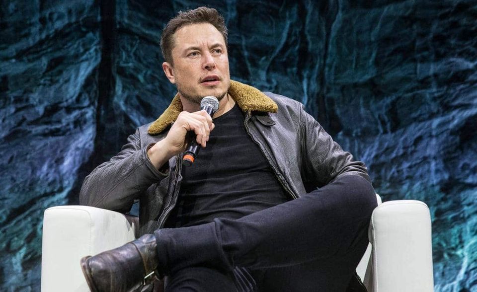 Nachdem Tesla-Gründer Elon Musk die Corona-Pandemie zunächst noch als Panikmache bezeichnet hatte, änderte er Anfang April seine Meinung und bot an, mit Beatmungsgeräten auszuhelfen. Diese sollen gänzlich aus Autoteilen hergestellt werden. So solle vermiden werden, dass anderen Herstellern Teile in der eigenen Produktion fehlen könnten.