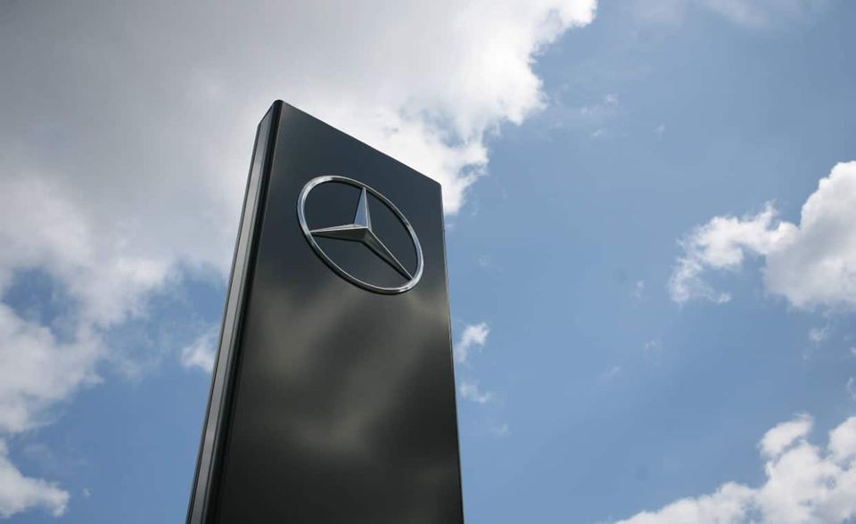 Die 3D-Drucker von Mercedes Benz erstellen im Regelbetrieb Artikel für die Kleinserienfertigung. Die Daimler AG verkündete Ende März, diese Drucker nun für Bauteile der Medizintechnik verwenden zu wollen.