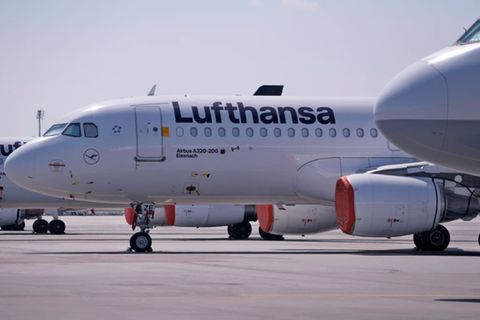 Die Corona-Krise ist ein Desaster für die Lufthansa. Viele Maschinen blieben und bleiben weiterhin am Boden, seit die Epidemie ausgebrochen ist.