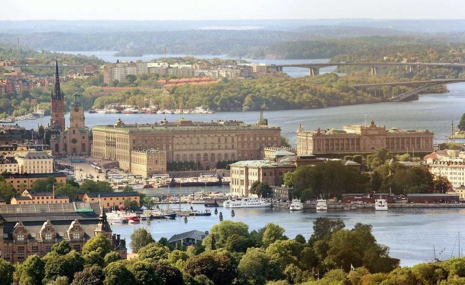Schweden hat seine Schulden in den vergangenen zwei Jahrzehnten stark heruntergefahren – oder seine Wirtschaftsleistung stark erhöht. 1999 war das Land mit 60,9 Prozent des BIP verschuldet. 2019 betrug der Wert nur noch 35,1 Prozent (2018: 38,8 Prozent).
