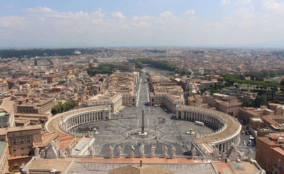 Italien hatte 2010 nur 13 Milliardäre. Aktuell sind es laut „Forbes“ 36. Der Anstieg von 177 Prozent bedeutet Platz zehn in dieser Rangliste. 19 der 36 reichsten Menschen Italiens sind dem Bericht zufolge Self-Made-Milliardäre.