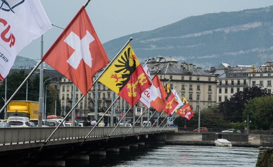 Die Schweiz hat die Zahl der Milliardäre mehr als verdreifacht. 2010 waren es elf, heute sind es 35. Ihr Gesamtvermögen konnte nicht ganz so stark wachsen. Es stieg laut „Forbes“ von 40 auf 96 Milliarden Dollar.