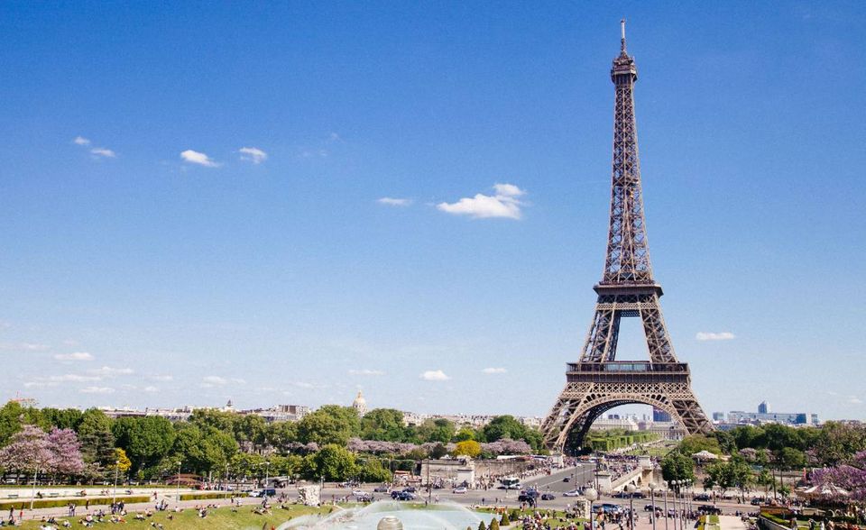 Frankreich und Brasilien teilen sich mit jeweils 27 neuen Milliardären den siebten Platz. Frankreich hat nun 39 Milliardäre mit einem Gesamtvermögen von 304 Milliarden Dollar. 76 Milliarden davon entfielen zum Stichtag 18. März 2020 allein auf LVMH-Chef Arnault. Brasilien erhöhte die Zahl seiner Milliardäre auf 45. Sie ist dem Bericht zufolge aber starken Schwankungen unterworfen. 2014 zählte „Forbes“ noch 65 brasilianische Superreiche.