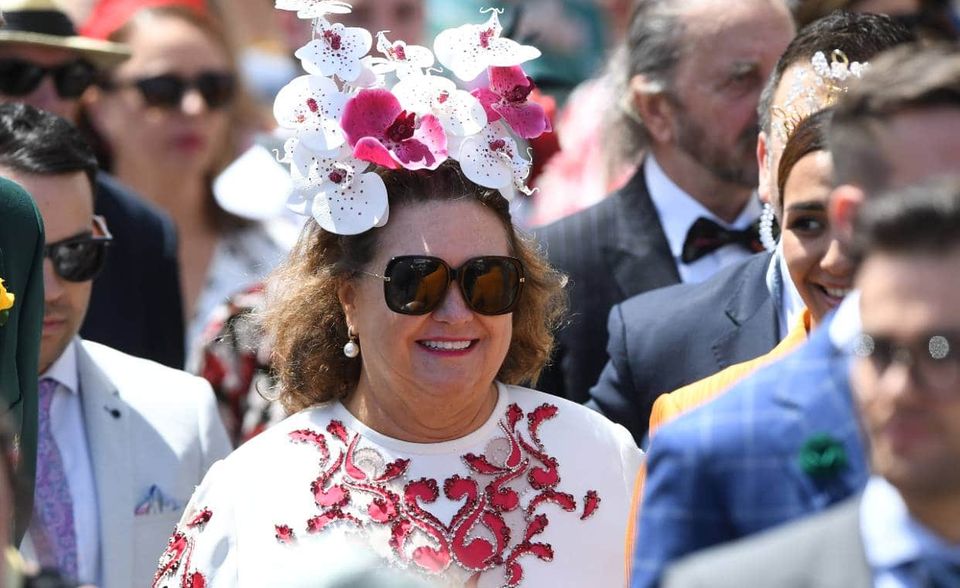 #10 Gina Rinehart Die reichste Australierin Gina Rinehart schafft es im Ranking auf Platz 10. Sie erbte von ihrem Vater den angeschlagenen Bergbau-Konzern Hancock Prospecting und machte daraus einen Marktführer. Bekannt ist sie auch für ihre sehr konservativen Ansichten. Rineharts Vermögen wird auf 13,1 Milliarden US-Dollar geschätzt.