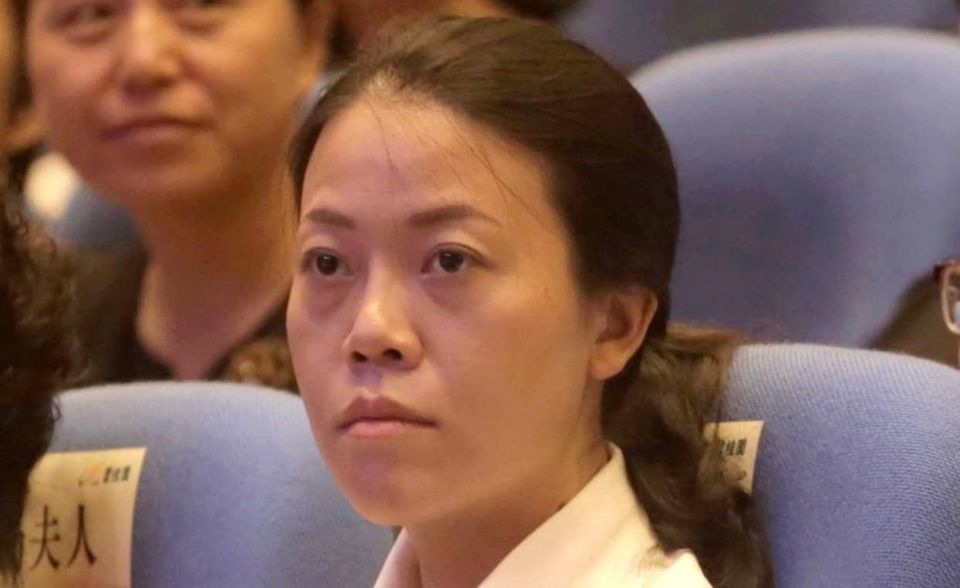 Yang Huiyan ist in 2020 gleich zweimal unter den Top Ten eines Forbes Rankings. Während sie mit ihrem Vermögen von 20,3 Mrd. Euro als sechsreichste Frau weltweit gelistet ist, belegt sie in China Platz fünf der reichsten Staatsbürger. Die 38-Jährige hält 57 Prozent der Anteile der Immobilienentwicklungsgesellschaft Country Garden. Seit Dezember 2018 ist sie Co-Vorsitzende und leitet die Geschäfte gemeinsam mit ihrem Vater Yeung Kwok Keung. Darüber hinaus ist Yang Huiyan im Vorstand des Bildungsunternehmens Bright Scholar Education.