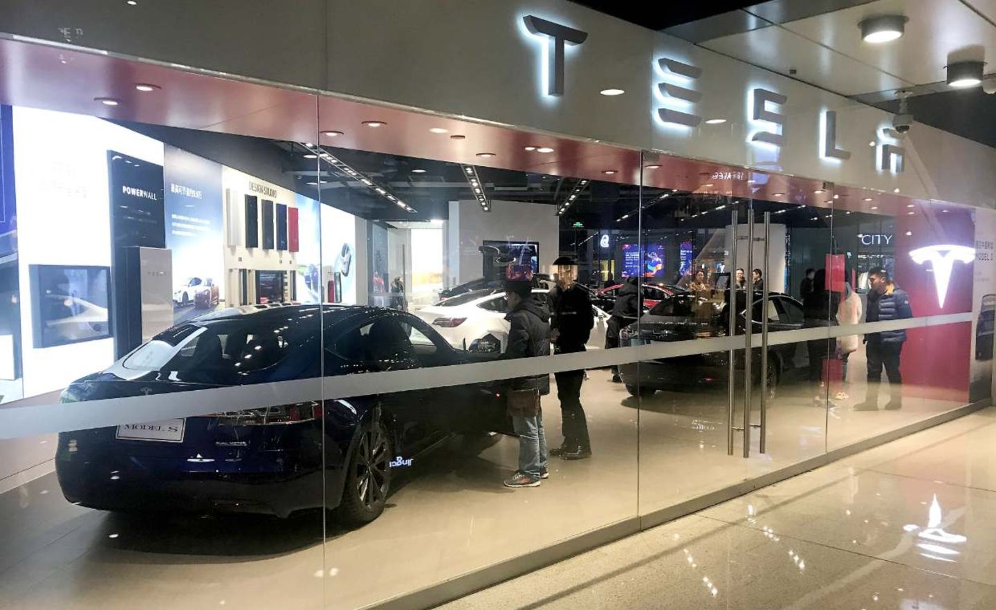 Tesla Flagship-Store in Peking