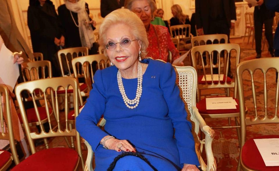 Heidi Horten knackt als erste Österreicherin die Top 1000 der „Forbes“-Milliardärsliste. Sie ist die Witwe von Helmut Horten. Der hatte 1936 die deutsche Warenhauskette gegründet und hinterließ seiner Frau 1987 ein Vermögen in Höhe von 1 Mrd. Dollar, wie „Forbes“ berichtete. Das ist mit den Jahren gewachsen und in der vergangenen Dekade weitgehend konstant geblieben. Die Analysten schätzten den Reichtum der 79-Jährigen auf 3,0 Mrd. Dollar (2019: 3,1 Mrd. Dollar).