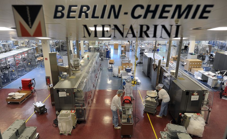 2014 starb Alberto Aleotti. Er hinterließ seiner Frau Massimiliana und seinen drei Kindern den Pharmakonzern Menarini, zu dem das deutsche Unternehmen Berlin Chemie gehört. Das Familienunternehmen wird seit 2011 von Tochter Lucia geleitet. Ihr Bruder Alberto ist Vizepräsident des Konzerns, der jährlich mehr als vier Milliarden Dollar Umsatz erzielt. Das Familienvermögen wurde von „Forbes“ auf 6,6 Mrd. Dollar geschätzt. 2019 hatte es sich auf 7,4 Mrd, Dollar summiert. 2015 waren es 10,4 Mrd. Dollar.