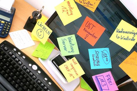 Auch Stress kann für Vergesslichkeit am Arbeitsplatz sorgen.