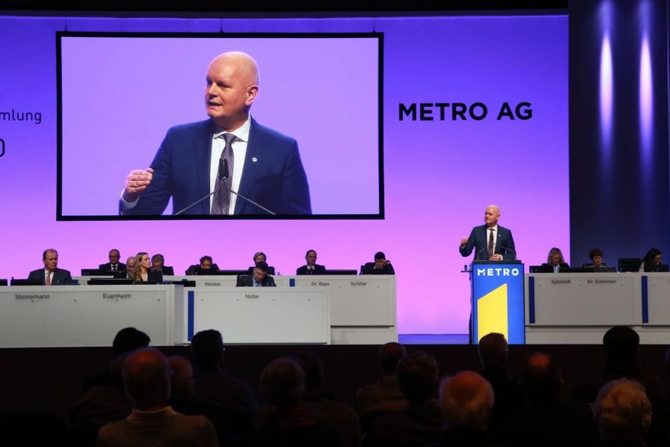 Metro-Chef Koch spricht auf der Hauptversammlung des Konzerns im Februar