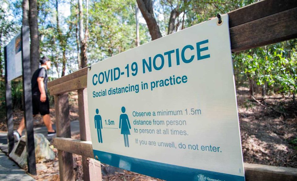 Australien ist das andere Land neben Israel, das bei Corona-Tests, Gesundheitswesen und Übersterblichkeit Bestwerte vorweisen konnte. Das geringe Risiko durch ausländische Touristen schwächte den Effekt etwas ab.