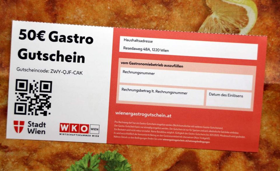 Die Corona-Strategie der österreichischen Regierung erhielt von den Experten ebenfalls ein „sehr gut“. Der Gesamtwert 3,56 reichte für den zweiten Platz in der OECD. Viele Corona-Tests, eine niedrige Übersterblichkeit sowie ein hohes Risiko durch viele ausländische Touristen hievten Österreich auf die gute Position. Die muss sich unser Nachbar aber teilen.