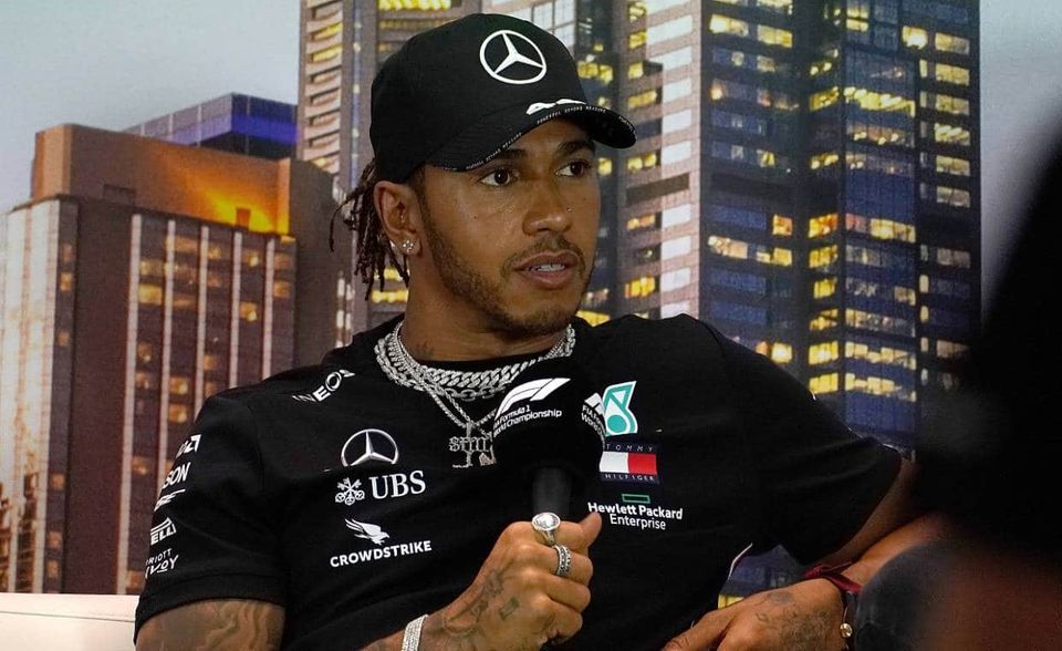 Großbritannien führt bei den bestbezahlten Sportlern die Länderwertung in Europa an. Formel-1-Star Lewis Hamilton wird von „Forbes“ weltweit auf Platz 13 geführt und ist eine Besonderheit unter den Spitzenathleten. Hamilton bezieht nämlich den Großteil seines Einkommens von 54 Mio. Dollar direkt von seinem Rennstall und nicht über Werbepartner. 42 Mio. Dollar hat Mercedes dem Weltmeister laut dem Bericht gezahlt. Der Vertrag läuft allerdings Ende 2020 aus. „Hamilton will mehr Geld - Spekulationen um Ferrari-Wechsel“, meldeten Medien Anfang Juli.