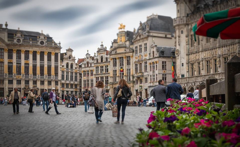 Belgien schaffte es 2018 beim allgemeinen Durchschnittseinkommen mit 52.080 Dollar nur auf Platz acht in der OECD. Krankenpflegerinnen hingegen kamen mit 89.445 Dollar auf Platz zwei. Damit lagen sie knapp 72 Prozent über dem allgemeinen Lohnniveau ihres Landes. Der Spitzenreiter konnte das aber noch übertreffen.