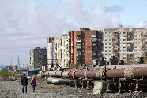Wohnblöcke und Industrie: Norilsk hat keinen guten Ruf