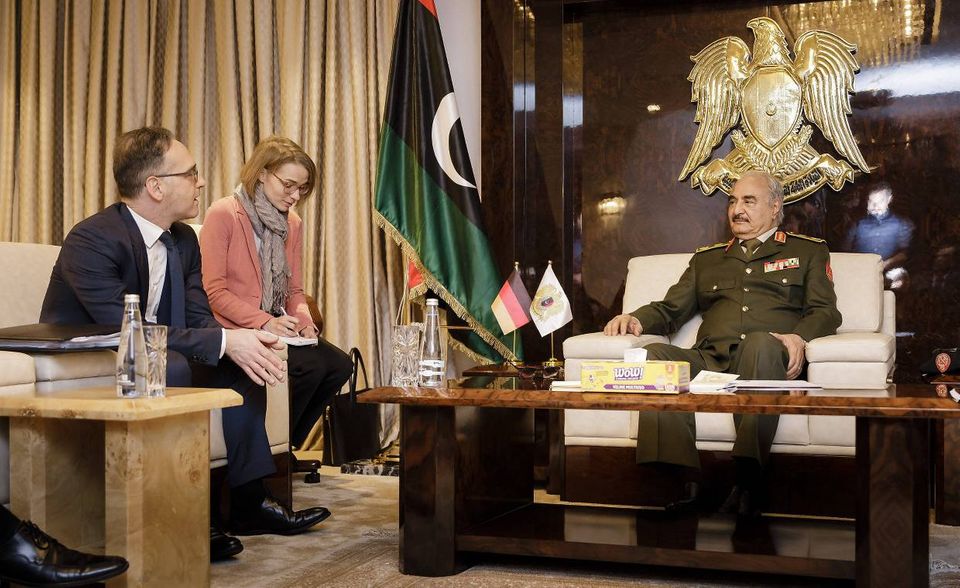 Bundesaußenminister Heiko Maas auf Vermittlungsmission beim libyschen General Haftar 2020.