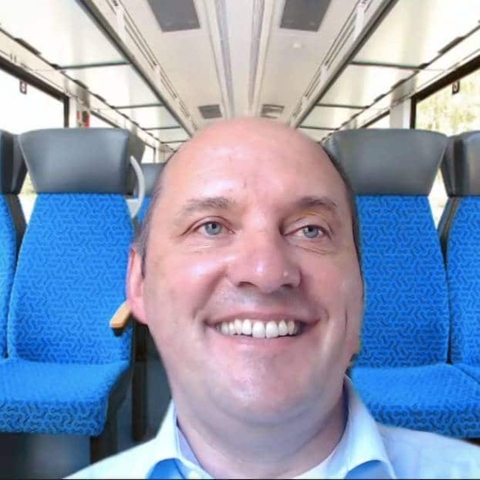 Jörg Nikutta saß beim Video-Interview im Zug