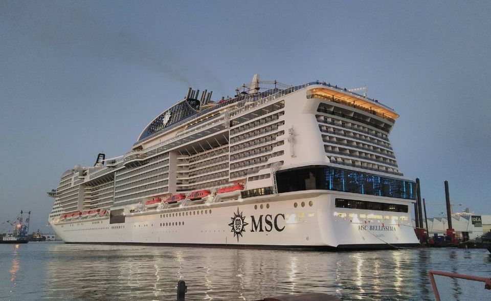 Platz acht der größten Kreuzfahrtschiffe der Welt teilen sich zwei Ozeanriesen der Reederei MSC Cruises. Die „MSC Meraviglia“ hat den Betrieb 2017 aufgenommen. Im November 2019 folgte die „MSC Bellissima“. Beide Schiffe kommen auf 171.598 BRZ.