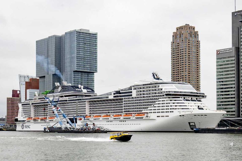 MSC Cruises hat Ende 2019 zwei der zehn größten Kreuzfahrtschiffe der Welt in Betrieb genommen. Neben der „MSC Bellissima“ feierte im November auch die „MSC Grandiosa“ ihr Debüt. Sie ist mit 181.541 BRZ etwas größer als die Schwesterschiffe auf Platz acht.